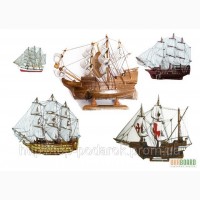 Сувенирная модель старинного корабля