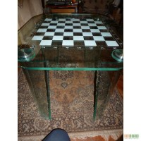 Шахматные столы из стекла.