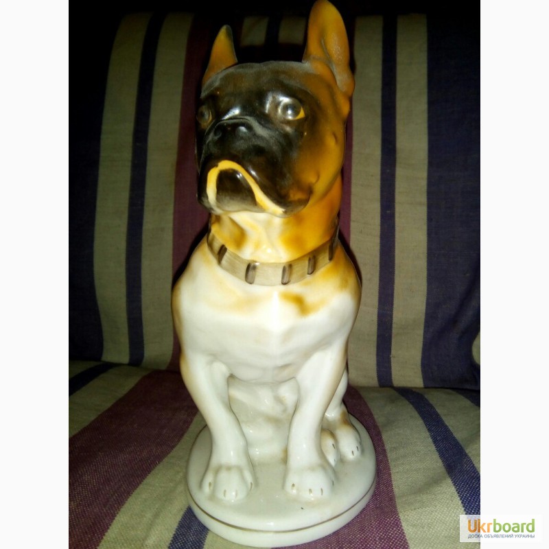 Фото 2. Фарфоровая статуэтка собаки, фигурка собаки - бульдог, увековеченный в фарфоре
