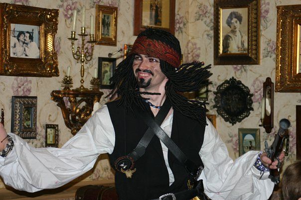 Фото 2. Ведущие, клоуны, пираты, детские и взрослые праздники, аниматоры, шоу