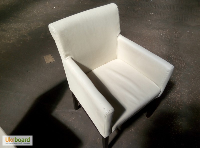 Фото 2. Продам светлые кресла из кожзама бу для кафе ресторанов клубов