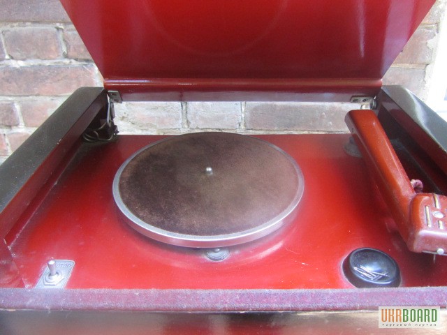 Фото 2. Продам старинную радиолуРекорд 1951г. выпуска