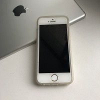 Чехол с глянцевой поверхностью на iPhone 5/5S