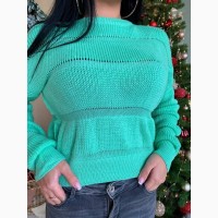 Стильный укороченный женский свитер