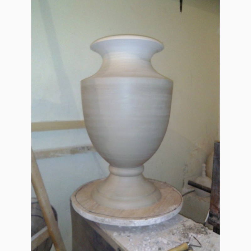 Большая напольная ваза