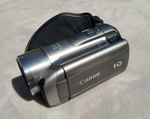 Видеокамера Canon Legria HFM307 + сумка