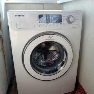 Продам б/у стиральную машину Samsung WF7450S9C