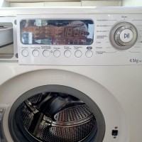 Продам б/у стиральную машину Samsung WF7450S9C
