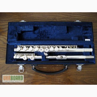 Продам флейту Yamaha YFL 221 S
