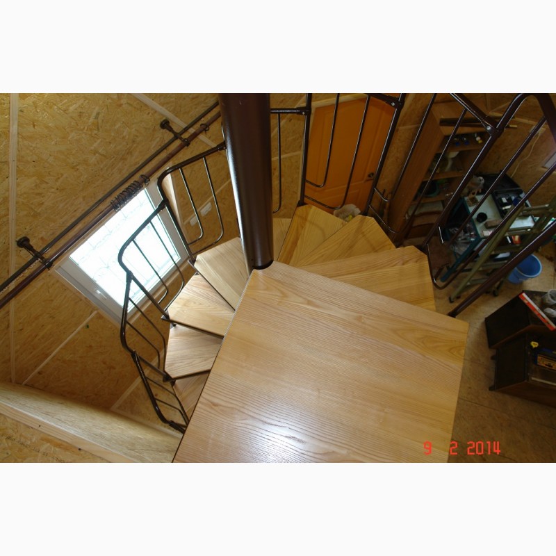 Фото 2. Винтовые лестницы