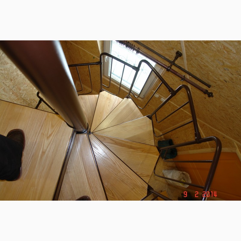 Фото 3. Винтовые лестницы