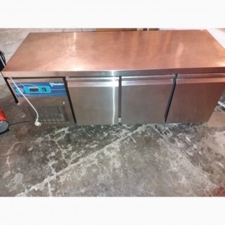 Продам импортный холодильный стол из нержавеющей стали трехдверный объем 350 литров