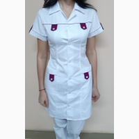 Женский медицинский халат с коротким рукавом
