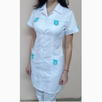 Женский медицинский халат с коротким рукавом