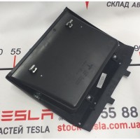 Ниша для хранения под монитором в сборе Tesla model S REST, Tesla model X 1