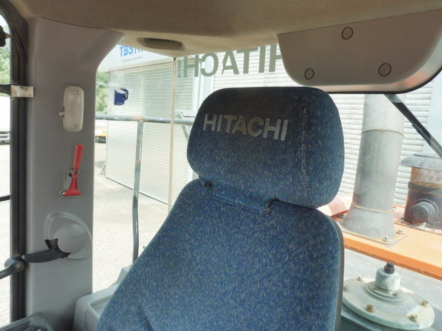 Фото 4. Фронтальный погрузчик HITACHI ZW310