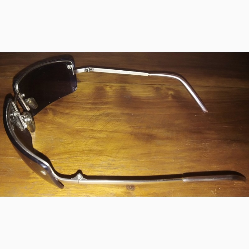 Фото 2. Мужские очки от солнца Pilot Eyewear