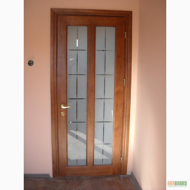 Фото 2. Міжкімнатні дерев’яні двері