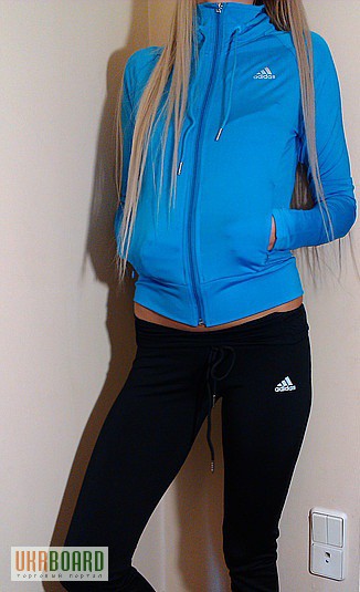Фото 7. Женский спортивный костюм Adidas