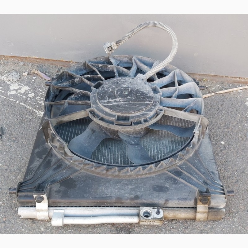 Фото 4. Радиатор и вентилятор кондиционера левый в сборе Tesla model S, model S RES