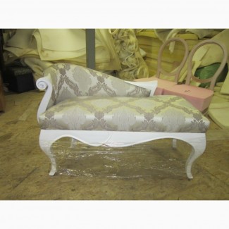 Деревянная ножка кабриоль с резьбой пуфа диванчика банкетки софы кресла