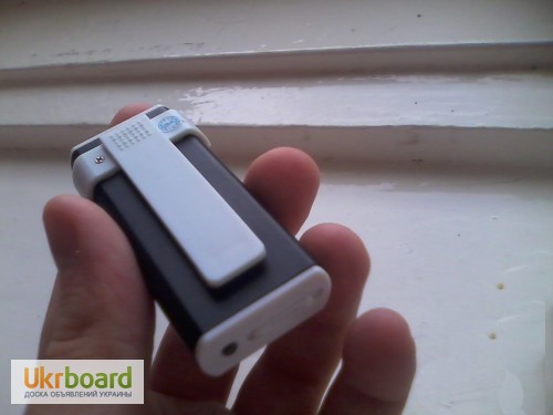 Фото 2. MP3 плеер с ЖК-дисплеем, динамиком и фонариком