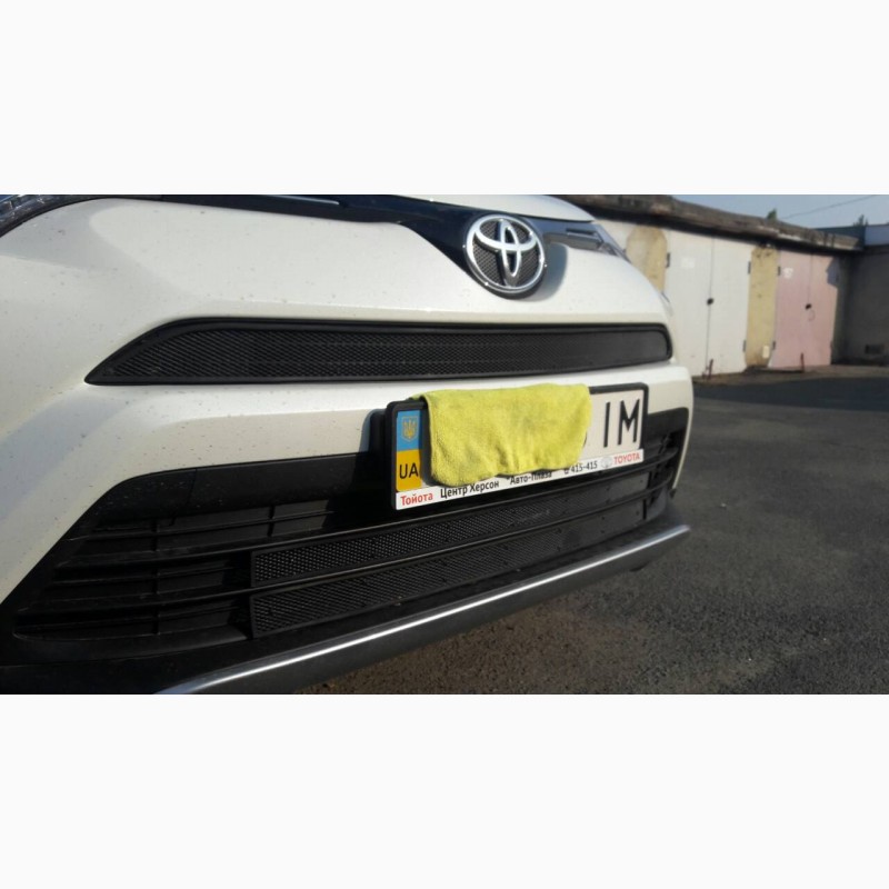 Фото 10. Предлагаем решетку в бампер (защита) для Toyota Rav 4 2017-2018 (серебро, черная)