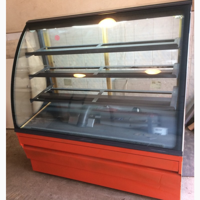Холодильная кондитерская витрина 1.35 метра б/у