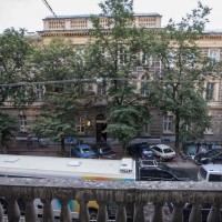 Продається 2-х кімнатна квартира в серці Львова по вул. Князя Романа