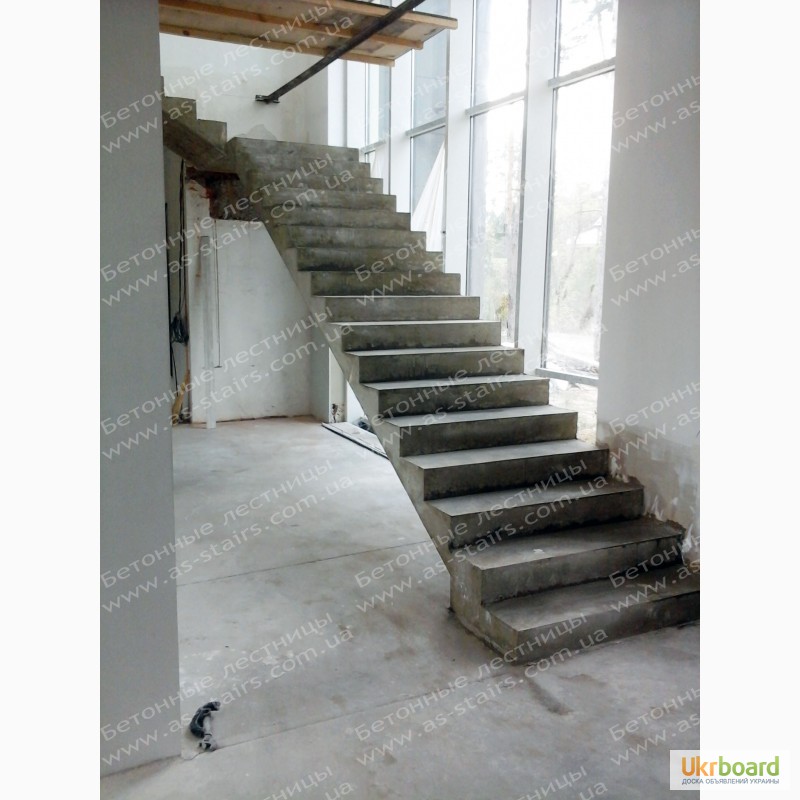 Фото 5. Винтовые бетонные лестницы