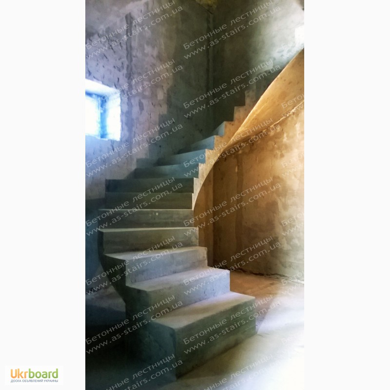Фото 7. Винтовые бетонные лестницы