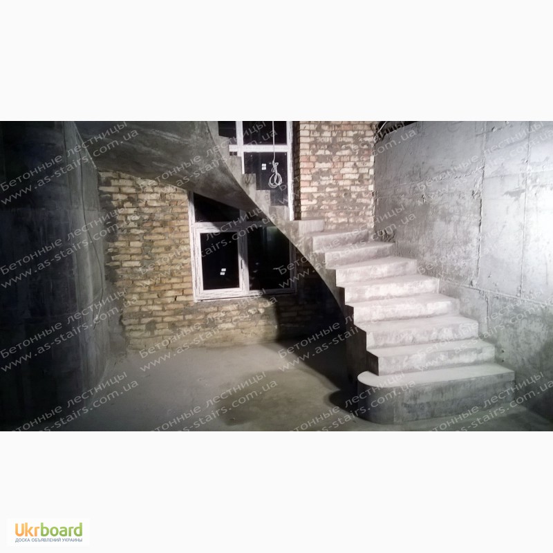 Фото 9. Винтовые бетонные лестницы
