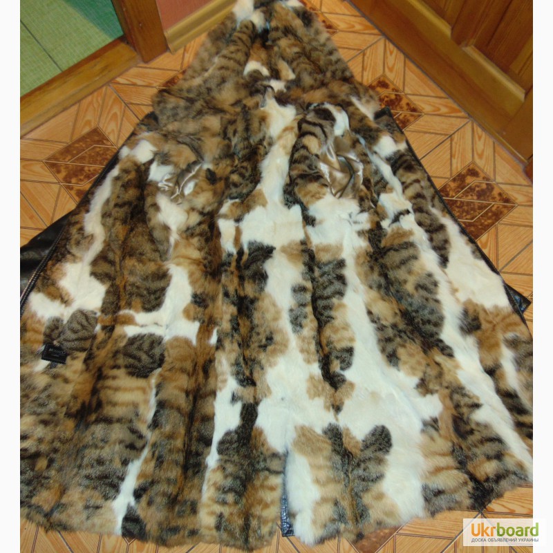 Фото 3. Дубленка натуральная мех камышовый кот и капюшоном