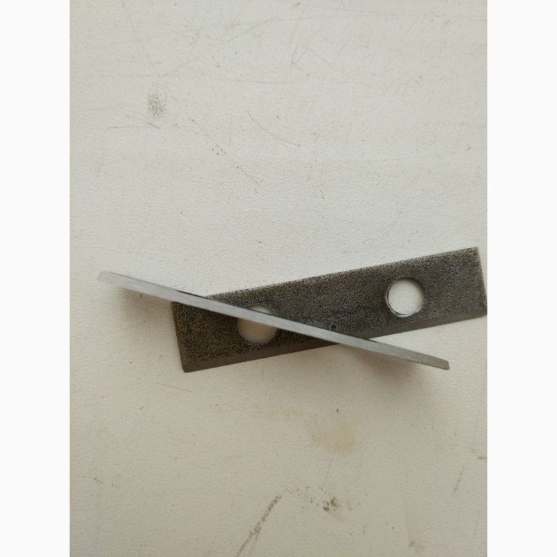 Фото 5. RC21E Торцевой порезатель кромки до 0, 8 мм и ножи сменные к нему