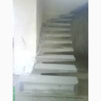 Сходи бетонні на боковому або центральному косоурах (бетонна основа дерев#039;яних)