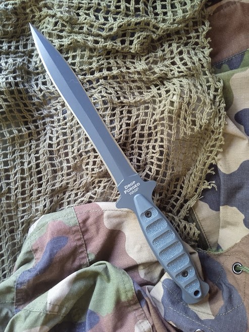 Фото 4. Кинджал Cold Steel Drop Forged Wasp Dagger
