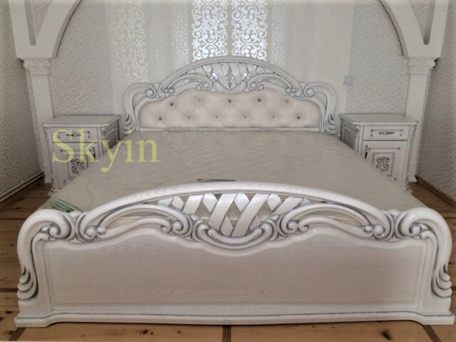 Фото 2. Дубове різьблене ліжко Віка з фігурним узголів#039;ям