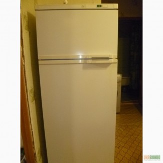 Продам двухкамерный холодильник АТЛАНТ в хорошем состоянии