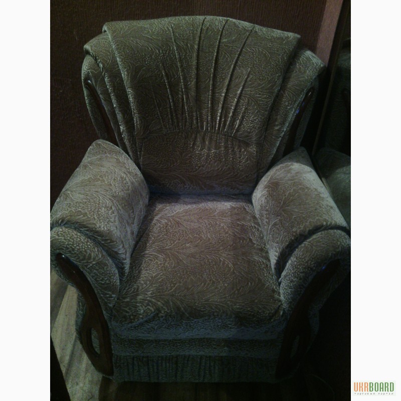 Фото 2. Продам почти новое мягкое и удобное кресло!