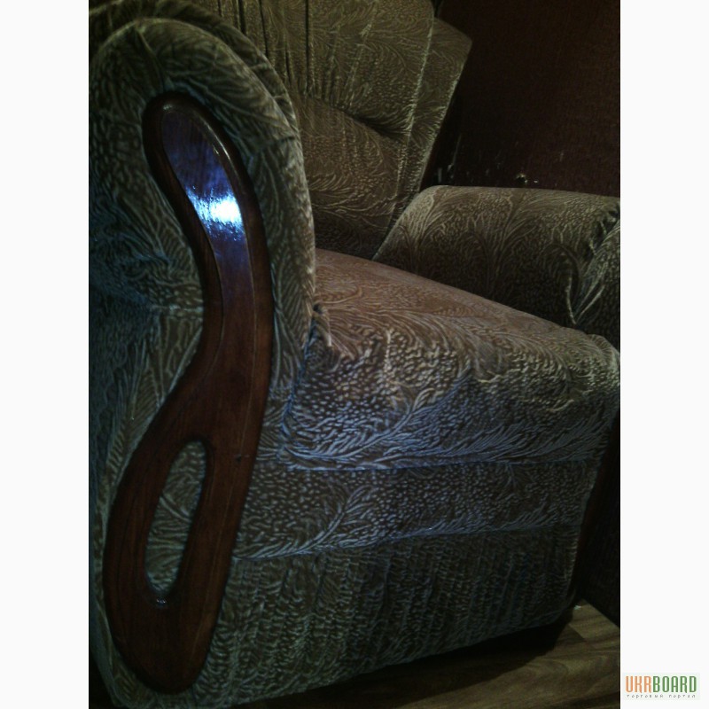 Фото 4. Продам почти новое мягкое и удобное кресло!
