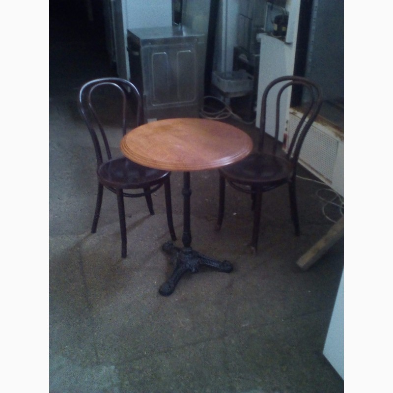 Фото 2. Стол круглый деревянный на чугунной ноге для кафе, кофейни