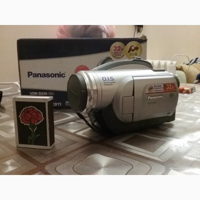 Видеокамера Panasonik VDR - D220