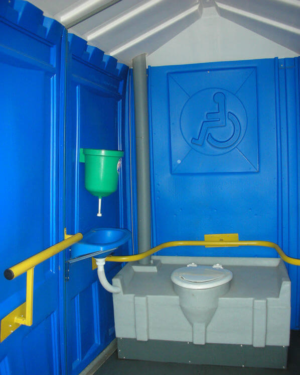 Фото 5. Биотуалет для инвалидов. Туалетная кабина для людей с инвалидностью