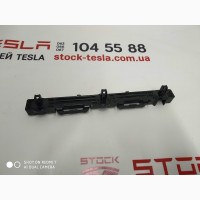 Направляющая накладки порога передняя правая Tesla model S, model S REST 10