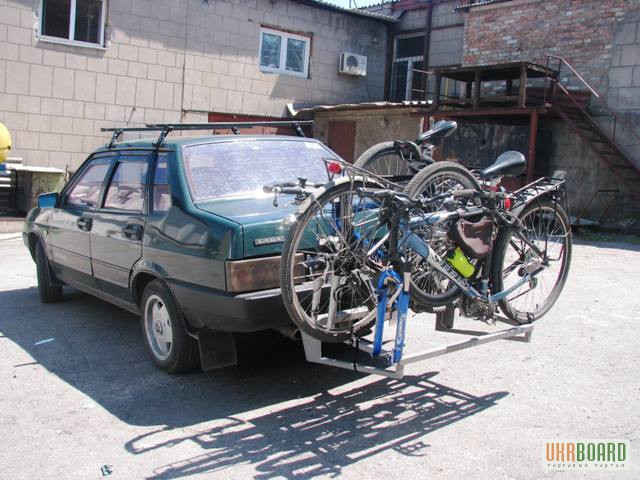 Фото 2. Перевозка велосипедов на фаркопе авто.