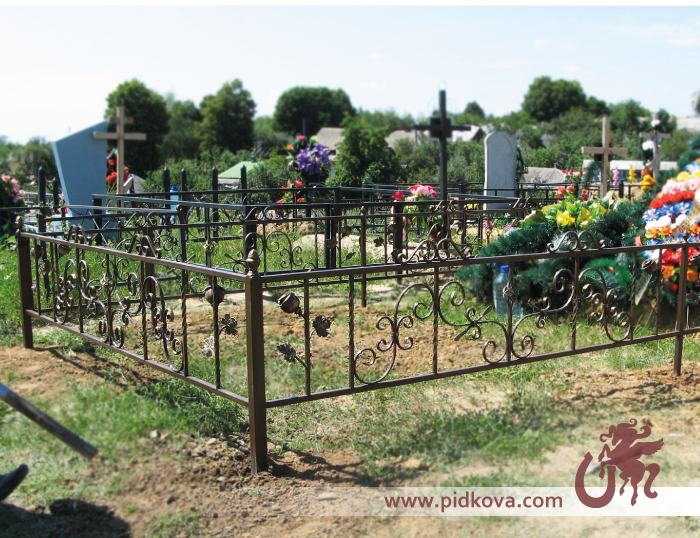 Фото 2. Изготовление и установка оградок, кованые оградки, оградки на кладбище