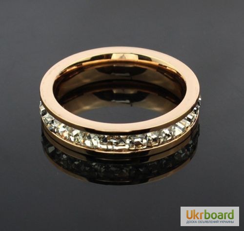 Фото 1/4. Красивое кольцо с кристаллами Swarovski покрытое золотом 18 карат