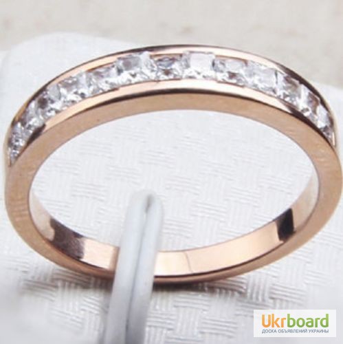 Фото 4. Красивое кольцо с кристаллами Swarovski покрытое золотом 18 карат