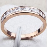 Красивое кольцо с кристаллами Swarovski покрытое золотом 18 карат