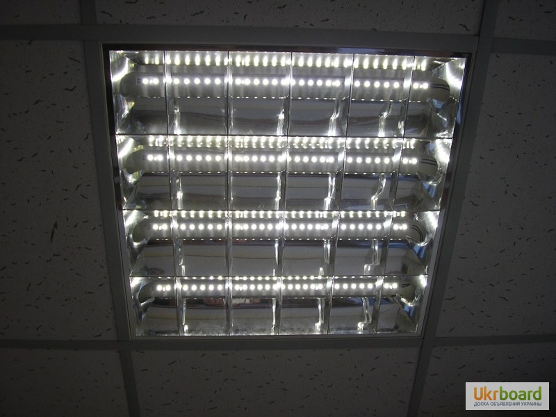 Фото 2. Офисный светодиодный светильник, растровый светильник